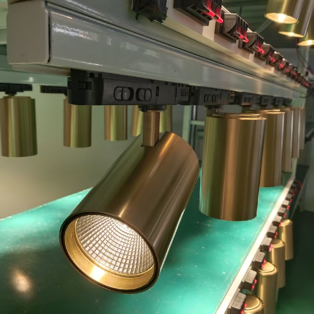 POWER CCT switchable Track Lights VS Fixed Power & Fixed Color Temperature LED Track Lights